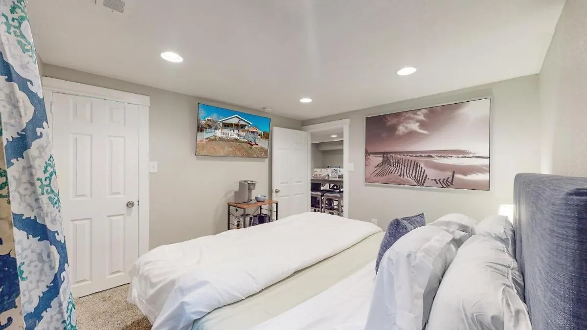 Fun And Affordable Dual Bedroom Lower Unit In Vibrant Denver 0*,  United States