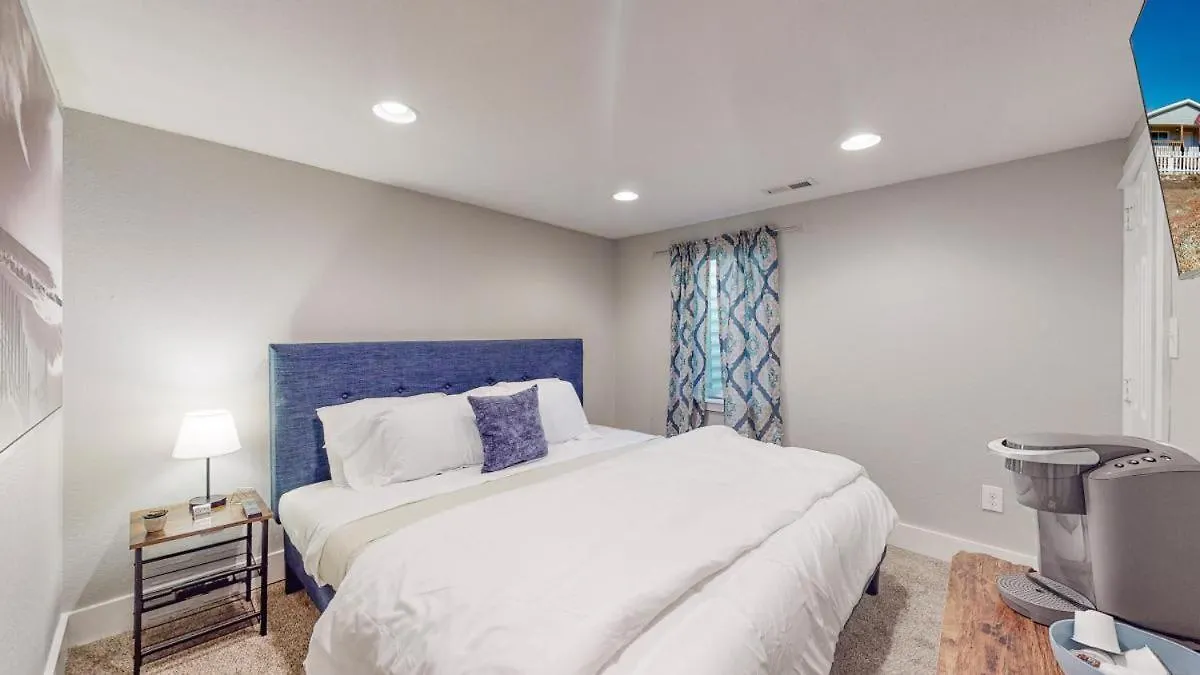 Fun And Affordable Dual Bedroom Lower Unit In Vibrant Denver