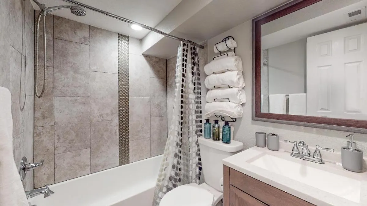 Fun And Affordable Dual Bedroom Lower Unit In Vibrant Denver Holiday home