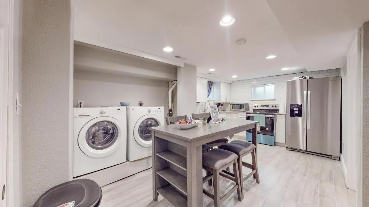 Fun And Affordable Dual Bedroom Lower Unit In Vibrant Denver Holiday home